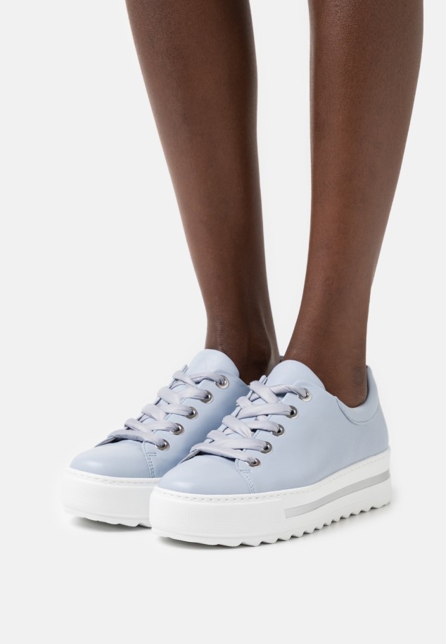 Weiss Trainers Gabor