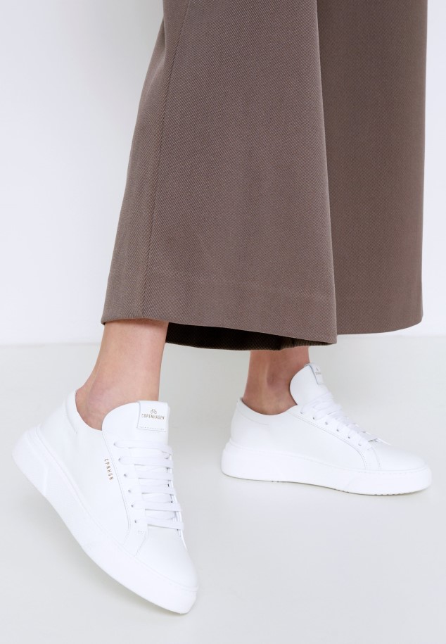 Weiss Trainers Gabor