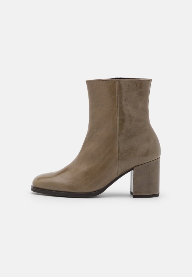 Gabor Classic Ankle Boots Taupe