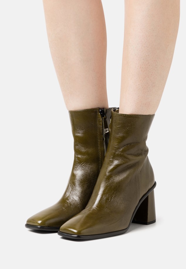 Gabor Classic Ankle Boots Taupe