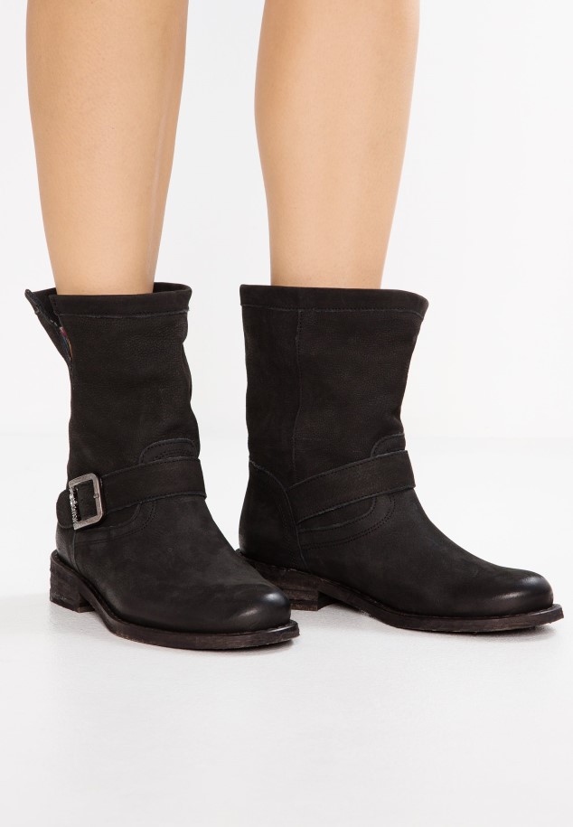 Gabor Black Cowboy/Biker Ankle Boot