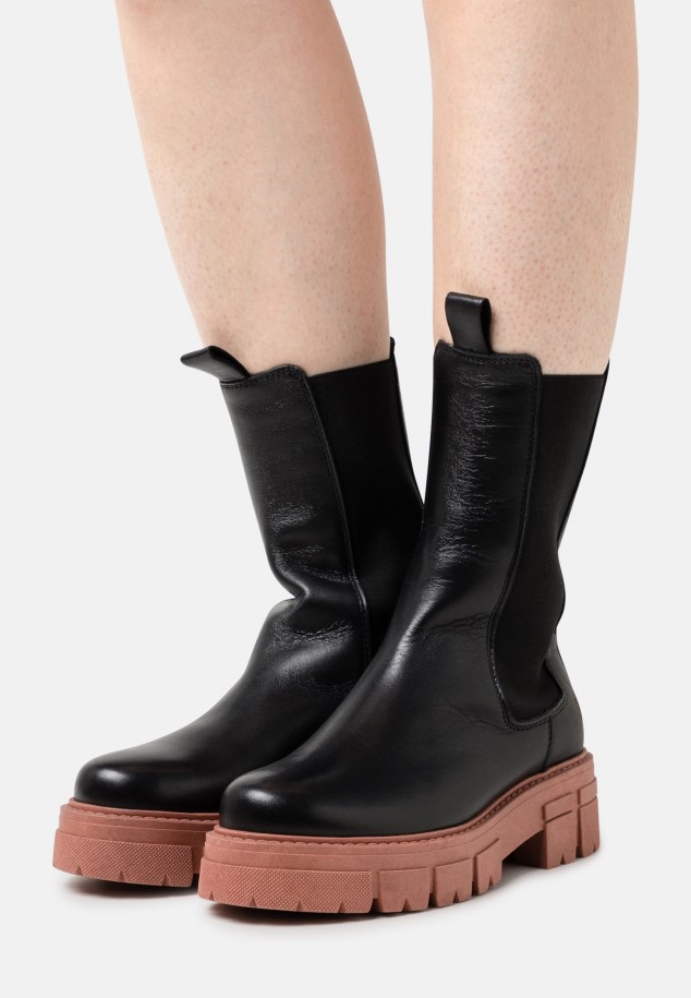 Platform Boots Black/White Gabor