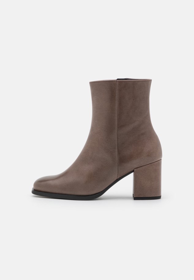 Gabor Salbei Classic Ankle Boots