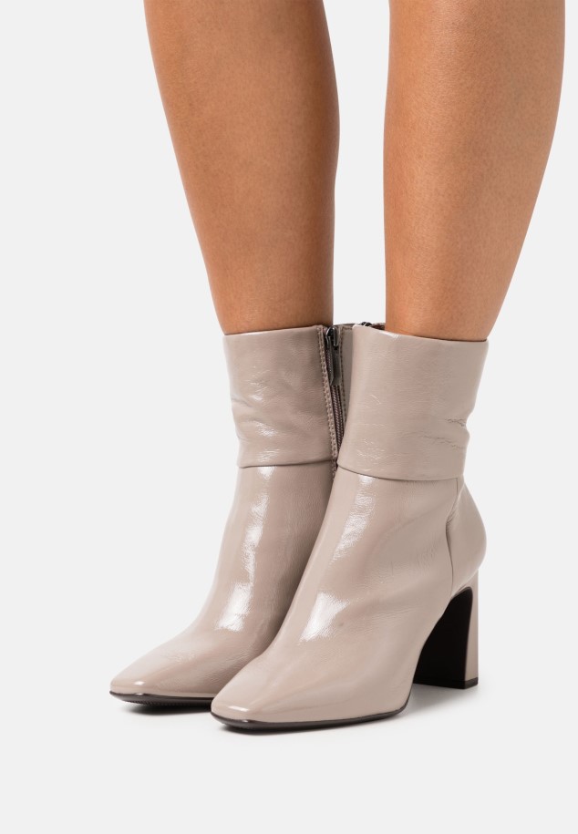 Gabor Salbei Classic Ankle Boots