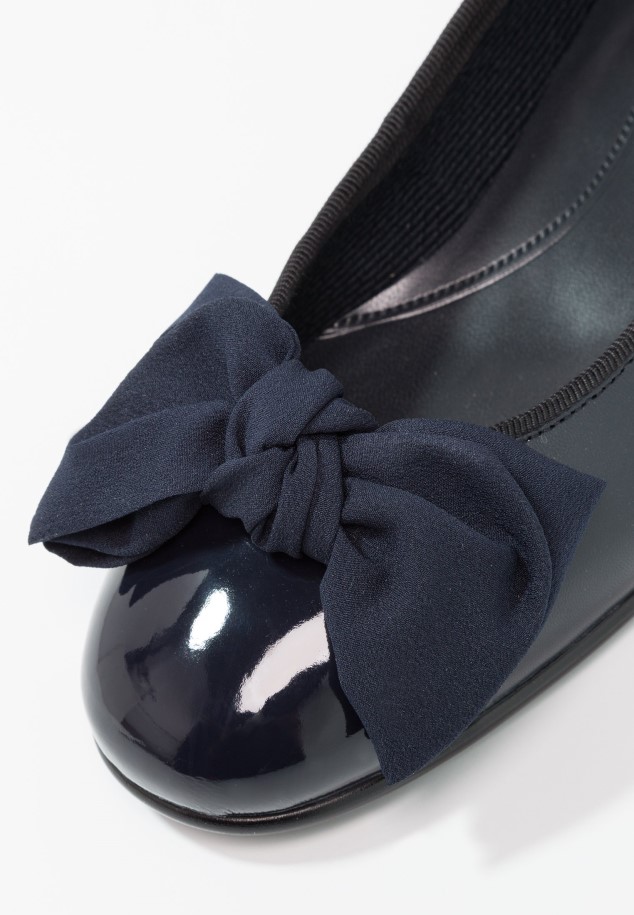 Ocean Gabor Ballet Pumps
