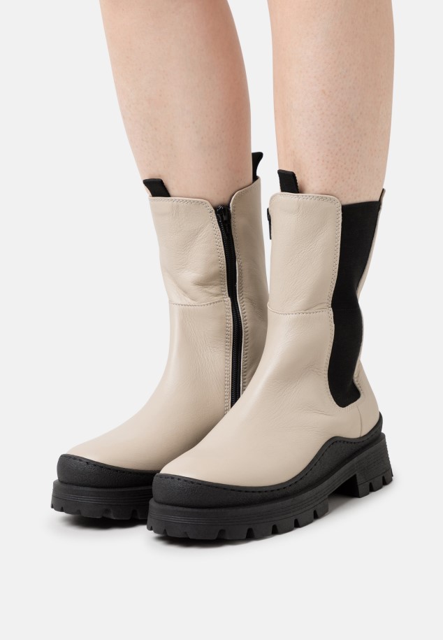 Panna/Dark Nude Gabor Lace-Up Ankle Boots