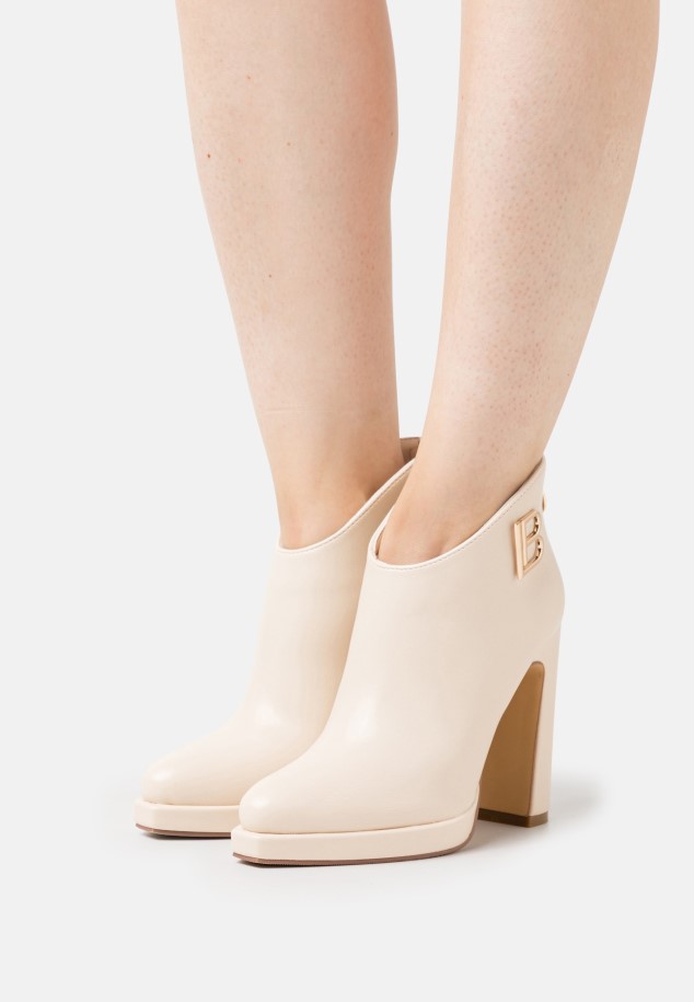 Ivory Gabor Classic Heels