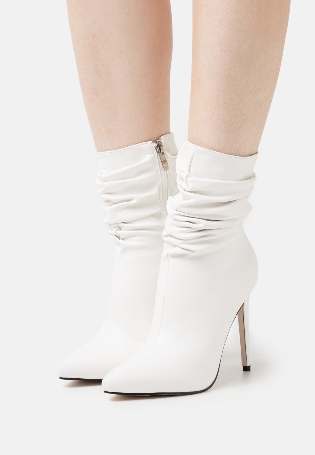 Ivory Gabor Classic Heels