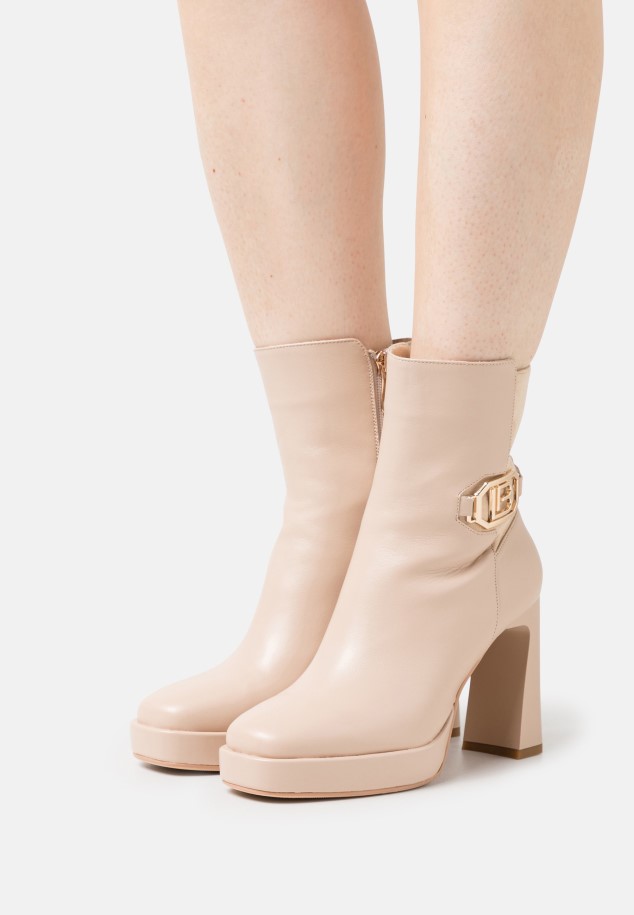 Ivory Gabor Classic Heels