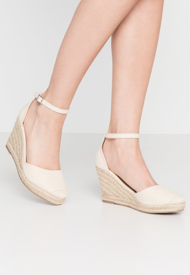 Gabor Dorian - High Heels Sage Green